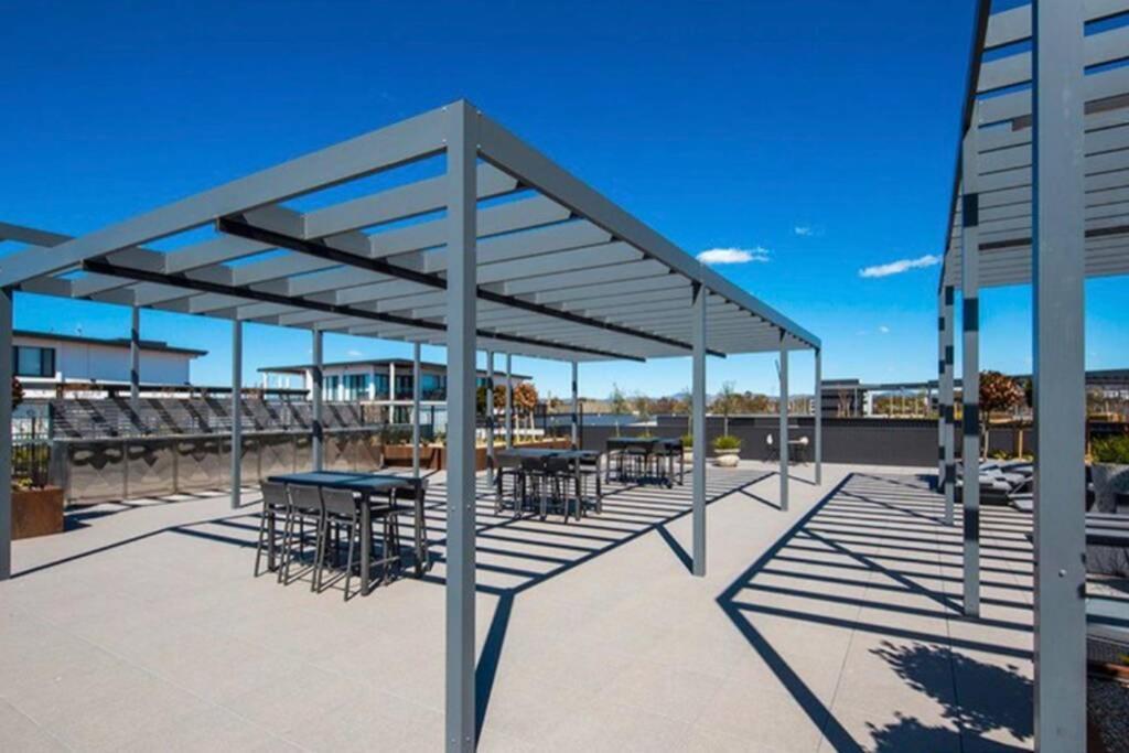 Luxe 2Br Executive Apartment Kingston Pool Parking Wifi Bbq Wine Exterior foto