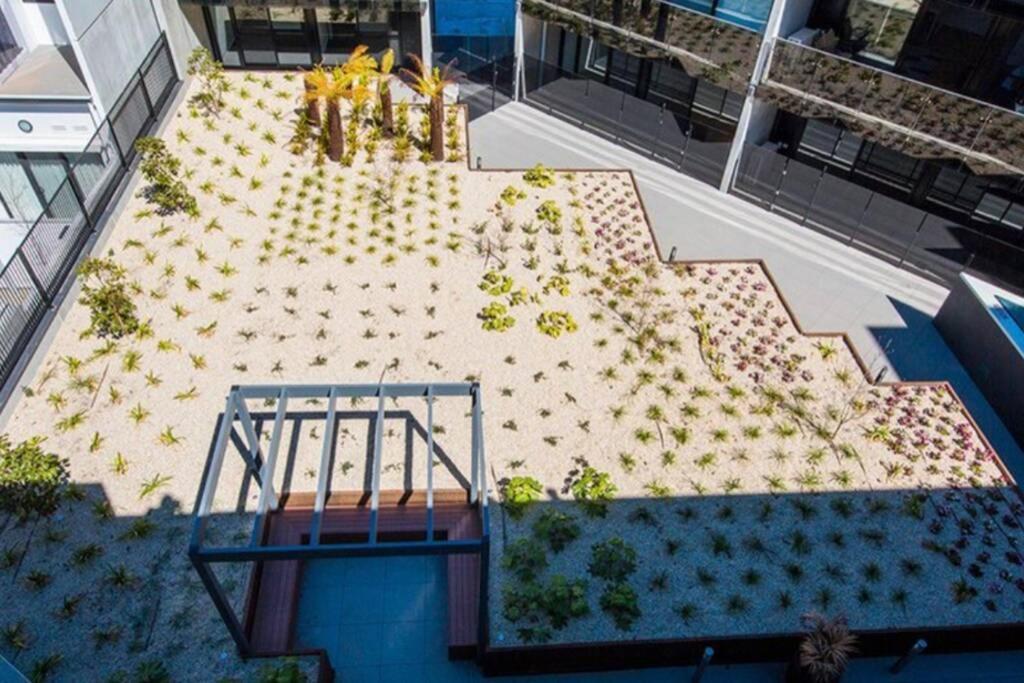 Luxe 2Br Executive Apartment Kingston Pool Parking Wifi Bbq Wine Exterior foto